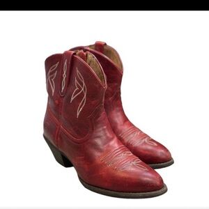 ARIAT WOMEN'S DARLIN BOOTIES - MEDIUM TOE Size 8.5